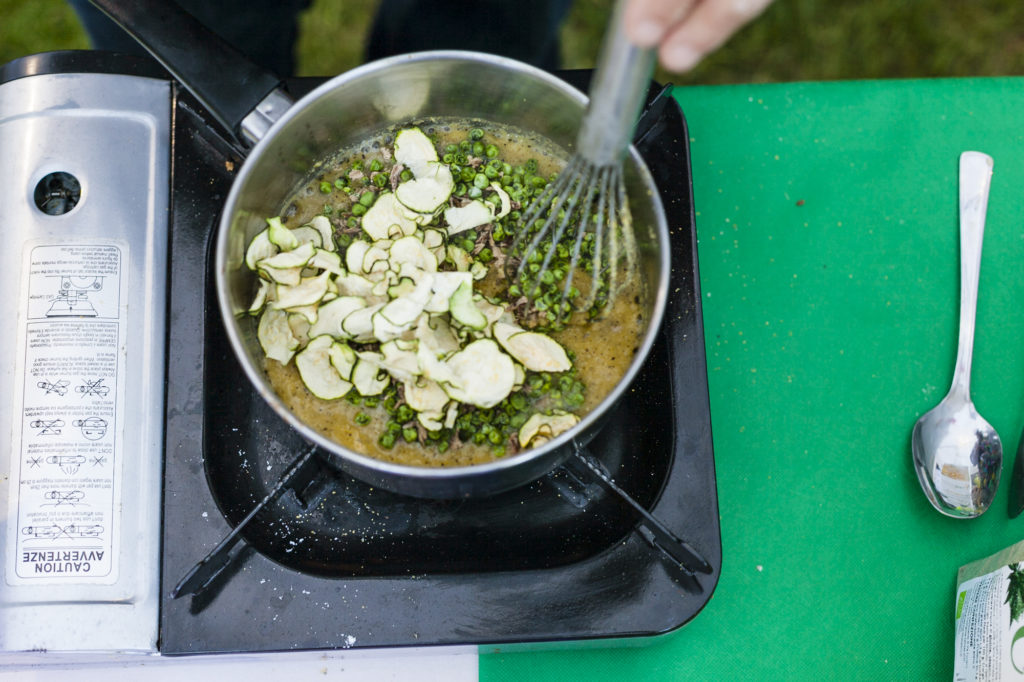 polenta con tonno disidratato e zucchine crudiste