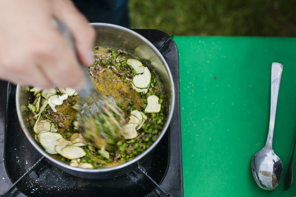 polenta con tonno disidratato e zucchine crudiste