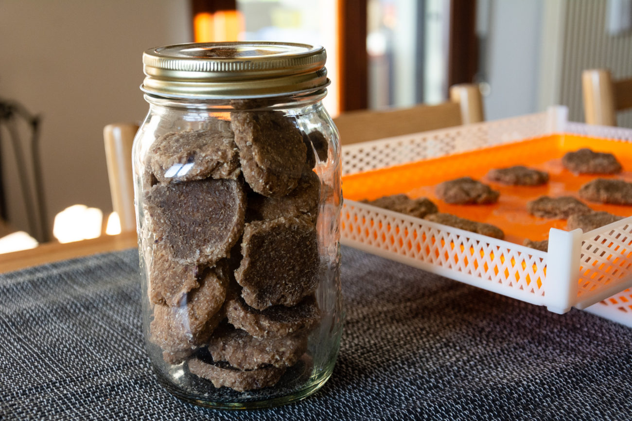 biscotti frutta essiccata per animali