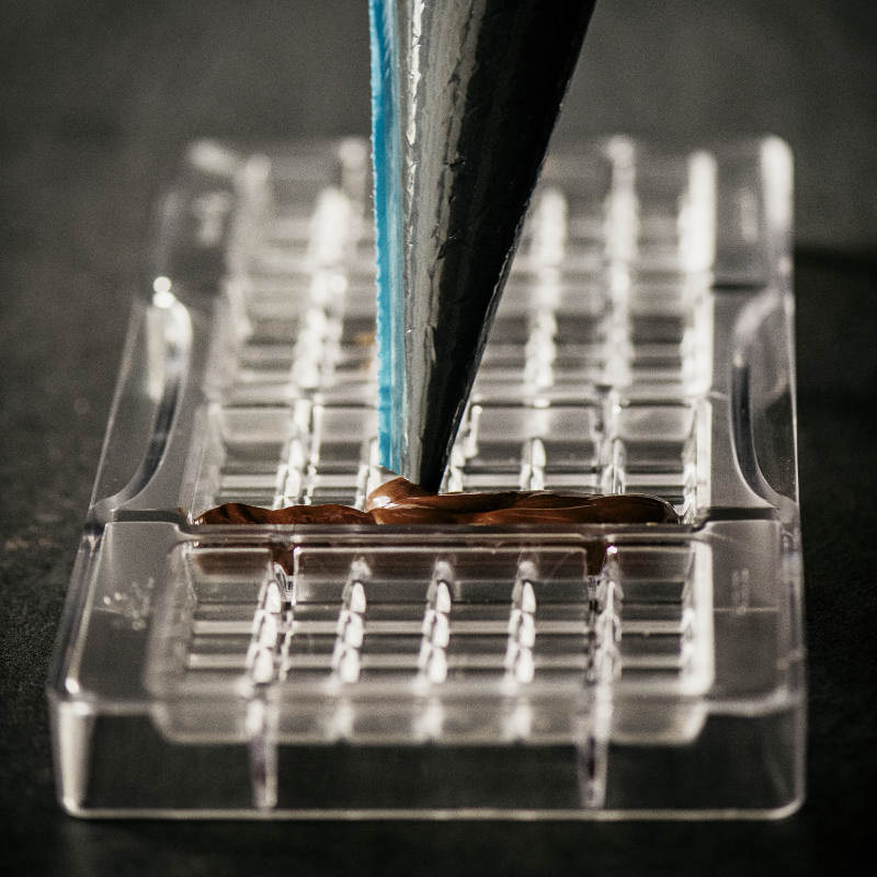 Procedimento per creare delle Barrette di cioccolato temperato con l'essiccatore